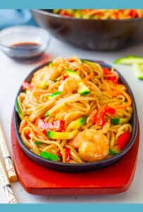 fideos chinos con gambas y verduras